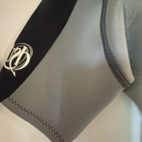 Body Glove Crush Womens Wetsuit 9/10 2/1mm Shorty Spring Suit Back Zip Surf Dive - Picture 7 of 10